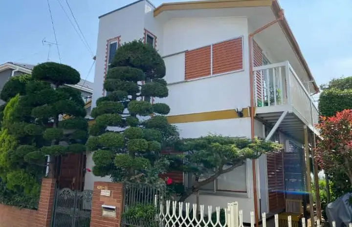  所沢市｜プレミアムシリコン+軒天張替えで改善！外装塗装修繕工事