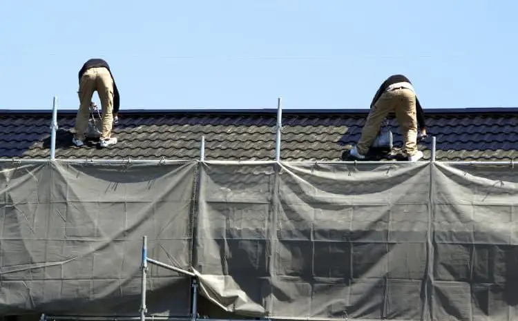  所沢市・狭山市｜格安な屋根塗装、実は危険？格安で失敗した屋根塗装・屋根修理の補修事例と適正相場、業者の選び方