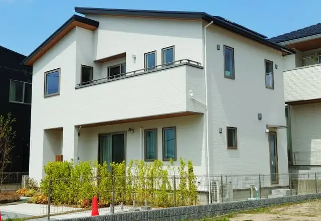 西東京市の業者選び｜家の部分塗装はやるべき？待つべき？塗装費用係る判断基準04|外壁塗装工事｜外壁修理工事｜屋根塗装工事｜外壁工事｜屋根工事｜CHIKAZAWA｜所沢市、狭山市、川越市、東村山市の地域密着型施工会社｜外壁工事、屋根工事、塗装工事、雨樋工事、内装工事を中心とした施工が得意な職人集団です！所沢市、狭山市、川越市、東村山市のお客様とお客様の住まいについて一緒に考えるアットホームな施工会社です。