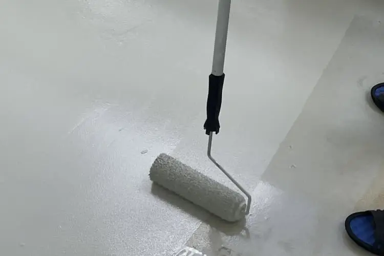 ベランダ・屋上防水工事にかかる費用相場や補助金02|西東京市|東京都|防水工事|雨漏り工事|外壁塗装工事|外壁修理工事|屋根塗装工事|外壁工事|屋根工事|CHIKAZAWA|所沢市、狭山市、川越市、西東京市の地域密着型施工会社|外壁工事、屋根工事、塗装工事、雨樋工事、内装工事を中心とした施工が得意な職人集団です!所沢市、狭山市、川越市、西東京市のお客様とお客様の住まいについて一緒に考えるアットホームな施工会社です。