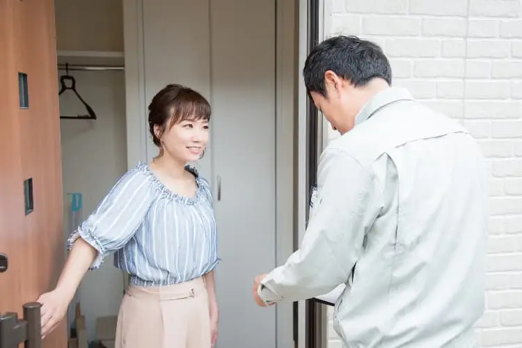 入間市｜点検訪問詐欺に注意！契約前後の正しい対応と実例で学ぶ回避策｜埼玉県｜屋根工事｜雨漏り工事｜外壁工事｜屋根｜外壁｜CHIKAZAWA｜所沢市、狭山市、川越市、東村山市の地域密着型施工会社｜外壁工事、屋根工事、塗装工事、雨樋工事、内装工事を中心とした施工が得意な職人集団です！所沢市、狭山市、川越市、東村山市のお客様とお客様の住まいについて一緒に考えるアットホームな施工会社です。