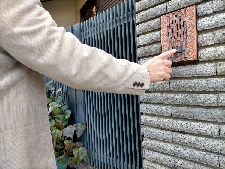 日高市|点検訪問詐欺に注意!契約前後の正しい対応と実例で学ぶ回避策01|埼玉県|屋根工事|雨漏り工事|外壁工事|屋根|外壁|CHIKAZAWA|日高市、狭山市、川越市、東村山市の地域密着型施工会社|外壁工事、屋根工事、塗装工事、雨樋工事、内装工事を中心とした施工が得意な職人集団です!日高市、狭山市、川越市、東村山市のお客様とお客様の住まいについて一緒に考えるアットホームな施工会社です。