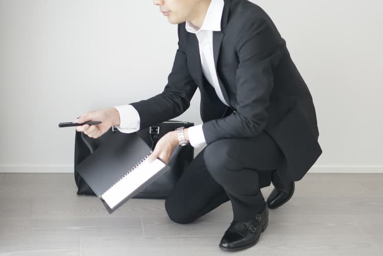 ふじみ野市｜点検訪問詐欺に注意！契約前後の正しい対応と実例で学ぶ回避策01｜埼玉県｜屋根工事｜雨漏り工事｜外壁工事｜屋根｜外壁｜CHIKAZAWA｜ふじみ野市、狭山市、川越市、東村山市の地域密着型施工会社｜外壁工事、屋根工事、塗装工事、雨樋工事、内装工事を中心とした施工が得意な職人集団です！ふじみ野市、狭山市、川越市、東村山市のお客様とお客様の住まいについて一緒に考えるアットホームな施工会社です。